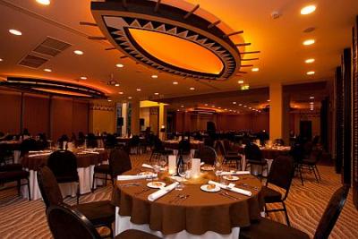 Stimmungsvolles Restaurant im Hotel Bambara im Bükk Gebirge - perfekter Ort für Geschäftsessen und Galadiner - Bambara Hotel Felsötarkany - Wellness Hotel Bambara im Bükk-Gebirge mit Sonderpreisen