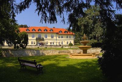 4-Sterne Schloßhotel Grof Degenfeld - ✔️ Grof Degenfeld Kastelyszallo**** - Schlosshotel Graf Degenfeld in Tarcal, Ungarn