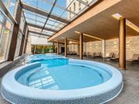 Wellness-Becken im 4-Sterne Anna Grand Hotel Balatonfured