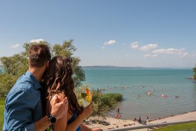 5* Hotel Azur Premium schöner Panoramablick auf den Plattensee - ✔️ Azúr Prémium Hotel***** Siófok - neues Wellnesshotel mit Ausblick auf den Plattensee