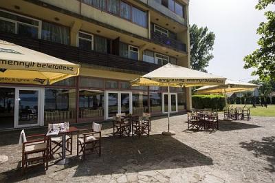 Hotel Familia in Balatonboglar, günstige Unterkunft direkt am Ufer der Plattensee - Familia Hotel Balatonboglar - im Angebot ein günstiges Hotel am Balaton in Balatonboglár