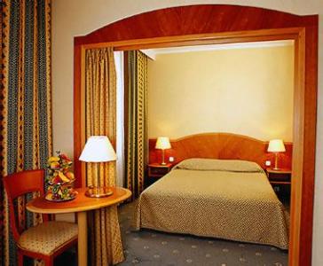 Hotel Hungaria City Center Budapest - Appartement in Budapest - Grand Hotel Hungaria im Zentrum von Budapest - ✔️ Danubius Hotel Hungaria City Center**** Budapest - Grand Hotel Hungaria Budapest am Ostbahnhof