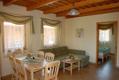 Bungalow für Großfamilien in Cserkeszolo mit Wellness Dienstleistungen - ✔️ Bungalow Aqua Cserkeszolo - Wellness Bungalow Aqua Spa