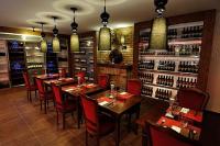 Wein-Box von Cascade Hotel mit Weinprobe in Demjen