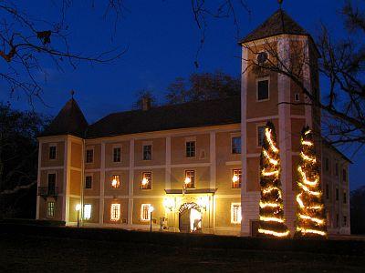 4-Sterne Schlossotel Hedervary in Hedervar in der Nähe von der österreichischen-ungarischen Grenze - Hedervary Schlosshotel  Hédervár - Ungarn - Hédervár
