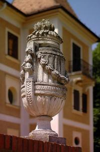 Schlosshotel Hedervary in wunderbarer Umgebung in Hedervar in Ungarn - Hedervary Schlosshotel  Hédervár ✔️ Ungarn