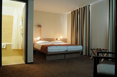 Freies Doppelzimmer in CE Plaza Hotel am Plattensee - Ce Plaza**** Siófok Balaton - Plattensee - billiges CE Plaza Hotel 