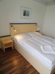 Elegantes 3-Sterne-Hotel am Balatonufer zu günstigen Preisen - angenehmes Zweibettzimmer im Hotel
