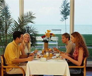 Lido Siofok Hotel Lido - Frühstückbuffet mit reichhaltigen Buffet-Tisch - Club Hotel Siofok - direkt am Plattensee - ✔️  Hotel Lidó Siófok ✔️Günstige Lidó Hotel Balaton