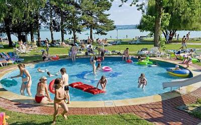 Plattensee - Kinderbecken in Club Tihany - Bungalows am Balaton - ✔️ Club Tihany Bungalows**** ✔️ Tihany See Balaton