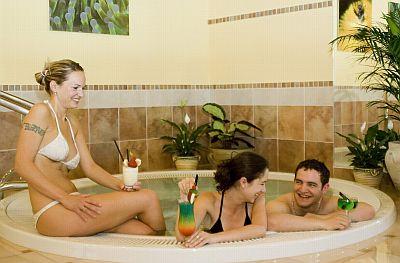 Sprudelbad im Club Tihany - Wellness-Wochenende am Plattensee in Tihany - ✔️ Club Tihany Bungalows**** ✔️ Tihany See Balaton
