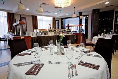 4* Colosseum Hotel Restaurant - ✔️ Colosseum Hotel Mórahalom ✔️ Günstiges Wellnesshotel