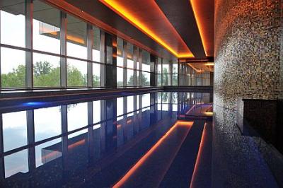 Sheraton Hotel Kecskemet, Schwimmbecken - ✔️ Four Points by Sheraton Kecskemét**** ✔️ Hotel Sheraton