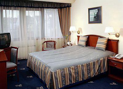 Hotel in Gyor - 4-Sterne Hotel Kalvaria in Gyor - Urlaub in Ungarn - ✔️ Hotel Kálvária Győr**** ✔️ Günstige Hotel Kalvaria Györ