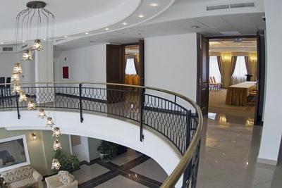 Elegante Lobby im 4* Calimbra Wellness- und Konferenzhotel - ✔️ Calimbra Hotel Miskolctapolca ✔️ Wellnesshotel Calimbra