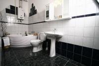 Elegantes Badezimmer vom Central Hotel 21 im Zentrum von Budapest
