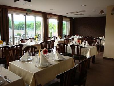 Szepia Bio Art Hotel - elegantes Restaurant im 4-Sterne-Biohotel in Zsambek, Ungarn - ✔️ Szépia Bio Art Wellness Hotel**** Zsámbék ✔️ Wellnesshotel
