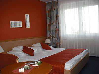 Standard Doppelzimmer im Hotel Kikelet in Pecs - Hotel Kikelet Pecs**** - Wellnesshotel in Pecs, in der kulturellen Hauptstadt Europas
