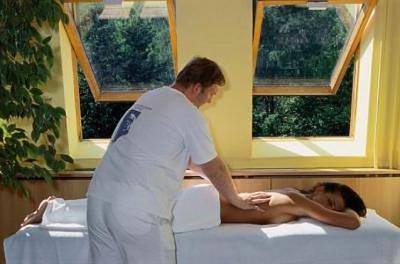 Hotel Lover Sopron - Massagen durch qulifizierten Fachmänner, Wellness, Fitness - Lövér Hotel*** Sopron - Spezielles Wellnesshotel mit Halbpension in Sopron