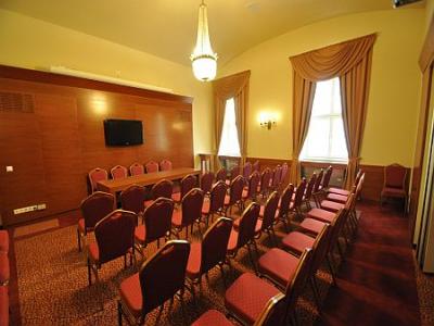 Mercure Hotel Magyar Kiraly Szekesfehervar Ungarn - elegantes Restaurant des Hotels - ✔️ Mercure Hotel Magyar Kiraly Szekesfehervar ✔️Magyar Király