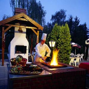 Grill Garten im Hotel Nagyerdö in Debrecen - ✔️ Hotel Nagyerdő*** Debrecen ✔️ Thermalhotel in Debrecen