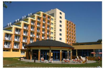 Premium Hotel Panorama Siofok - 4-Sterne Wellnesshotel am Balatonufer - Prémium Hotel Panoráma**** Siófok - Spezielles Wellnesshotel in Siofok mit Halbpension