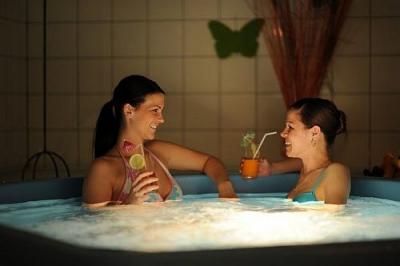Budapest 3-Sterne-Hotel - Hotel Millennium Budapest - Jakuzzi  - Hotel Millennium Budapest- Hotel neben dem Innenstadt von Budapest bei Nagyvarad Platz