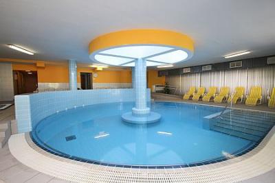 Hotel SunGarden Siofok, Wellnessangebote - Schwimmbad mit Thermalwasser - Hotel Sungarden**** Siofok - Günstige Wellnesshotel in Siofok, Plattensee