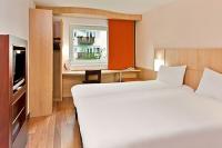 Billiges Hotel in Györ - Bequemes Zweibettzimmer im Hotel Ibis Györ im Zentrum der Stadt