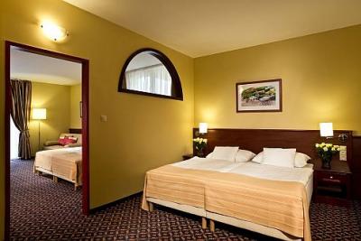 Last-Minute-Hotel Kapitany in Sümeg in Ungarn - Supersonderpreise in Sümeg - ✔️ Hotel Kapitany Wellness Sümeg ✔️ Günstige Hotel Kapitány