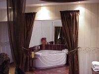 Suite von Duna Relax Event Wellness Hotel in einer eleganten und romantischen Umgebung mit günstigen Preisen