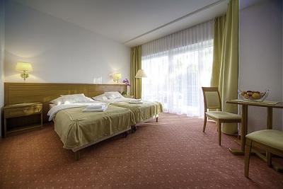 Schönes Doppelzimmer in Balatonszarszo, Ket Korona Konferenz und Wellnesshotel  - ✔️ Két Korona Wellnesshotel Balatonszárszó ✔️ Plattensee 