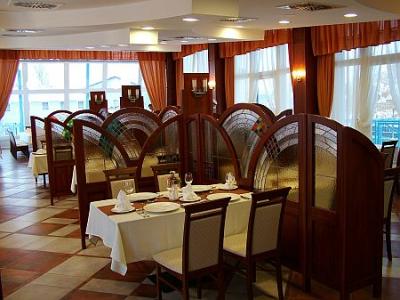 Restaurant in der Pension Amstel Hattyu - Györ - Westungarn - ✔️ Amstel Hattyú Győr**** ✔️ Günstige Hotel in Győr