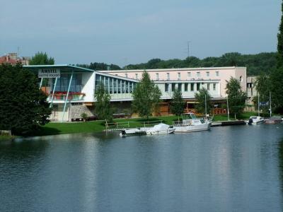 Gasthof Amstel Hattyu Györ (Pension Amstel Schwan) - ✔️ Amstel Hattyú Győr**** - Günstiges Gasthaus im Zentrum von Győr in der Nähe des Thermalbades