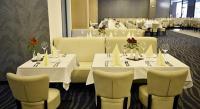Portobello Yacht Wellness Hotel - Restaurant in Esztergom
