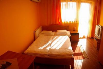 Güsntige Unterkunft in Cserkeszolo - ✔️ Royal Hotel Cserkeszőlő ✔️ günstige Hotel in Cserkeszolo