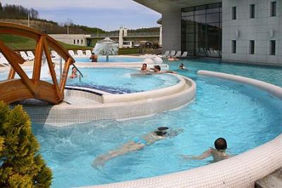 Große Außenpools im Thermal- und Wellnesshotel Saliris Spa - ✔️ Saliris**** Resort Spa und Thermal Hotel Egerszalok - Spa Thermal Wellness Hotel in Egerszalok
