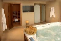 Saliris Spa Hotel ist luxuriöse Präsidentensuite mit Whirlpool