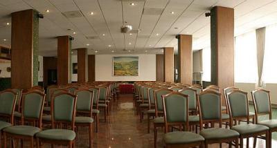Konferenzsaal, Veranstaltungsraum im Zentrum von Tatabánya - Árpád Hotel*** Tatabánya - Billige Unterkunft in Tatabánya zum Aktionspreis