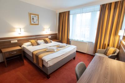 Árpád Hotel Tatabánya – Billige und schöne Unterkunft im Zentrum von Tatabánya - ✔️ Árpád Hotel*** Tatabánya - Billige Unterkunft in Tatabánya zum Aktionspreis