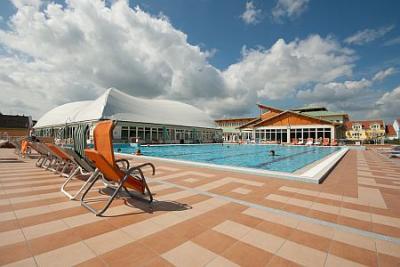 Riesiges Freibad im 3* Thermal Hotel Mosonmagyarovar - ✔️ Thermal Hotel Mosonmagyarovar ✔️ Thermalwasser