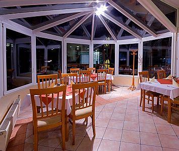 Grillterrasse im 3* Mosonmagyarovar Spa und Thermal Hotel - ✔️ Thermal Hotel Mosonmagyarovar ✔️ Thermalwasser