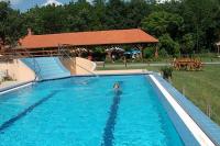 Hotel Zichy Park - Schwimmbecken im Wellnesshotel Zichy in Bikacs