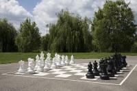 Hotel Zichy Park - Schachspiele im Park des Wellnesshotels in Bikacs